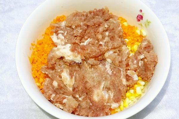 玉米馅饺子的做法图解4