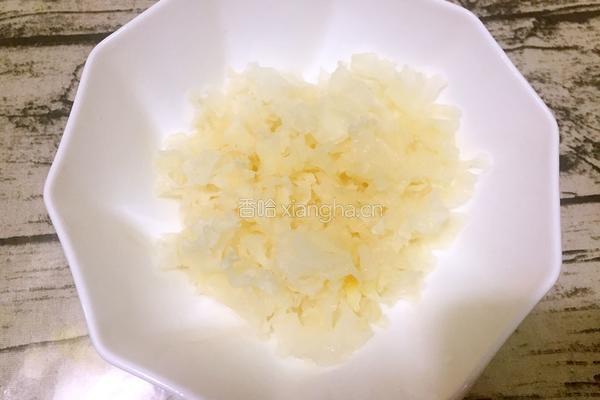 凉拌银耳的做法图解5