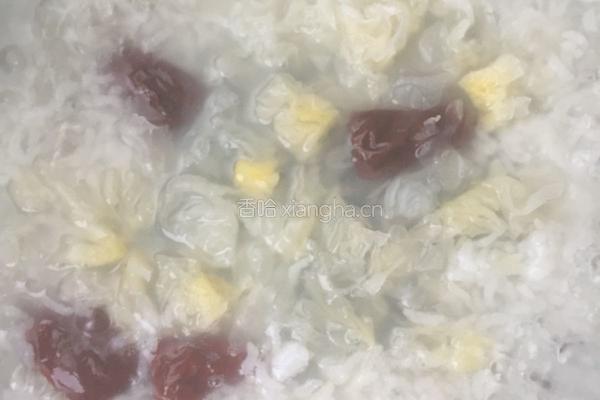银耳红枣粥的做法图解6