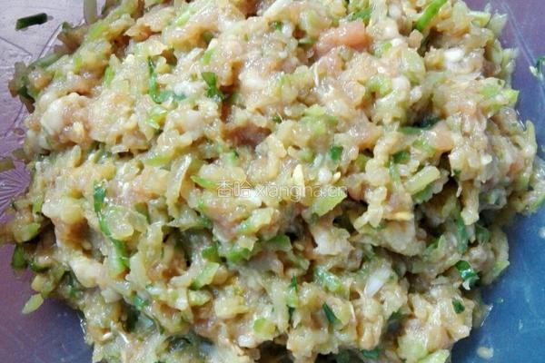 青萝卜猪肉饺子的做法图解4