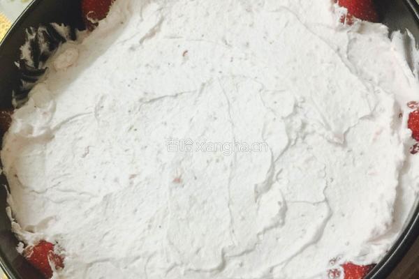 草莓慕斯蛋糕的做法图解5