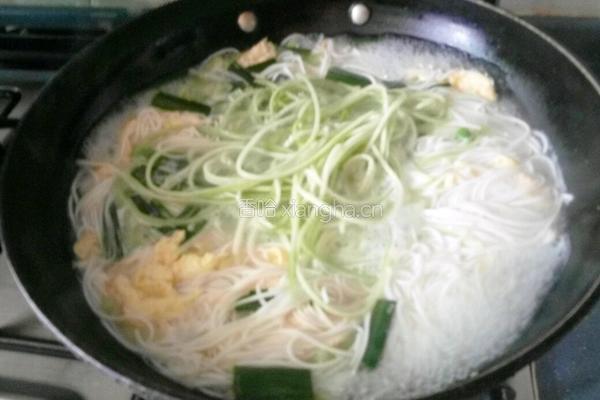鸡蛋丝瓜面的做法图解10