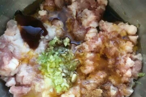浇汁肉蛋塔的做法图解1