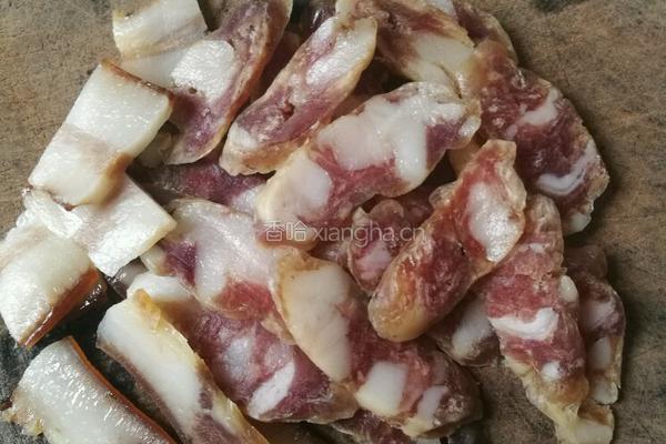 腊味煲仔饭的做法图解1
