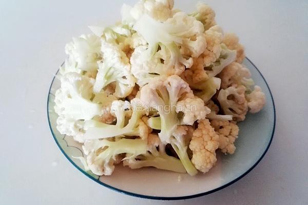 醋溜花菜的做法图解1