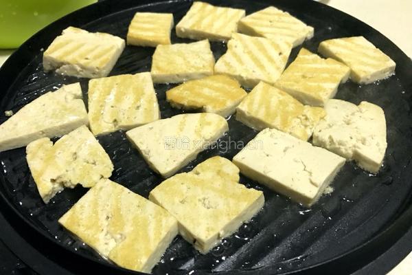 香煎豆腐的做法图解3