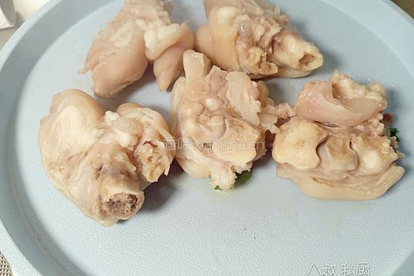 一锅两菜 八叔香辣烤猪蹄 和水晶皮炖的做法图解9