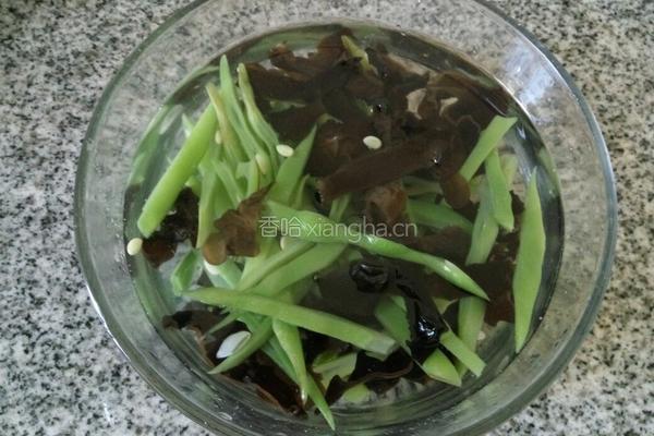 芸豆丝炒木耳的做法图解6