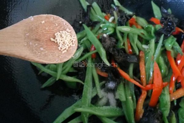 芸豆丝炒木耳的做法图解10