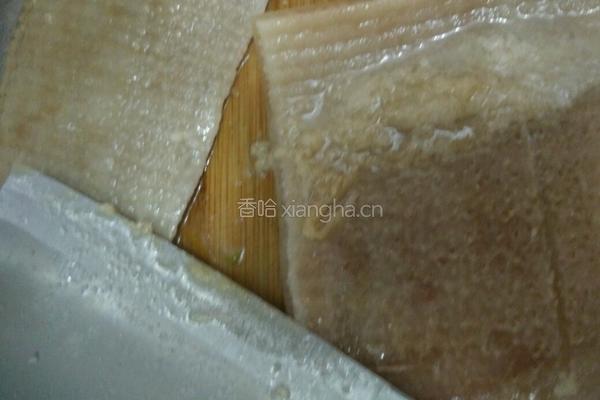 肉皮冻的做法图解2