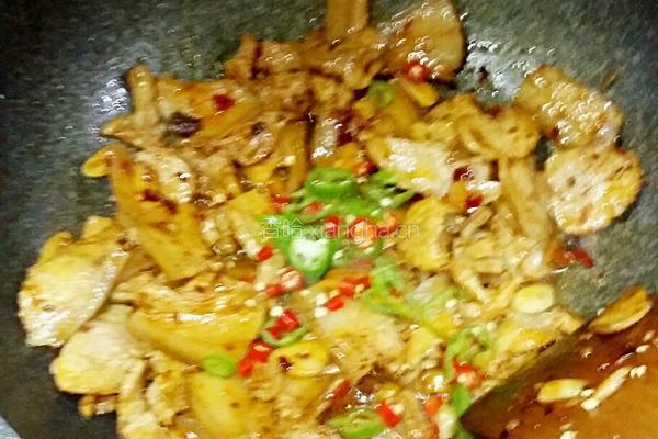 蒜苔回锅肉的做法图解7