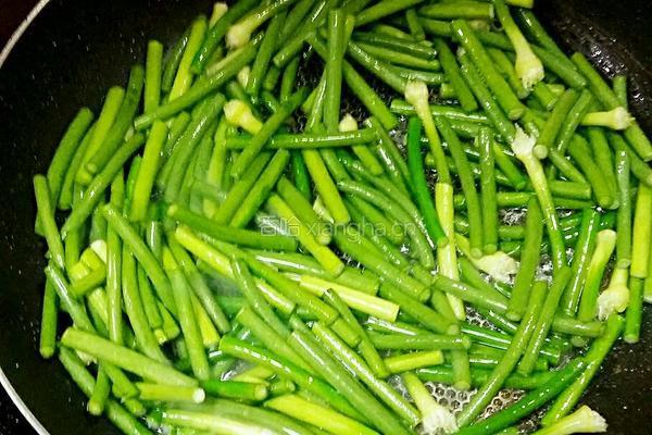 蒜苔回锅肉的做法图解8