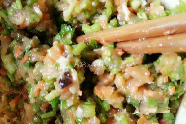 小熊煎锅芹菜鲜肉煎饺的做法图解3