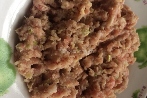 荠菜鲜肉饺的做法图解2