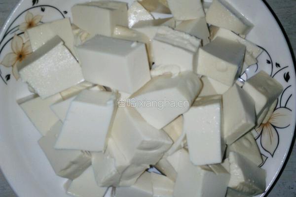豆瓣酱豆腐的做法图解1