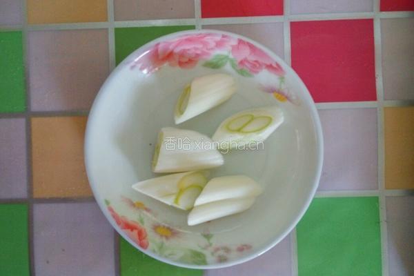 鸡蛋炒芹菜的做法图解3