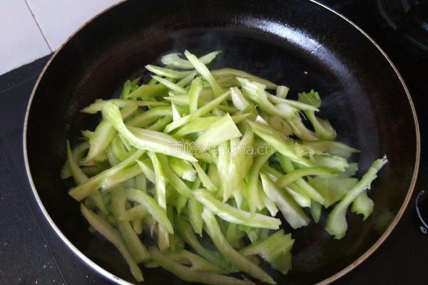 辣炒芥菜梗的做法图解4