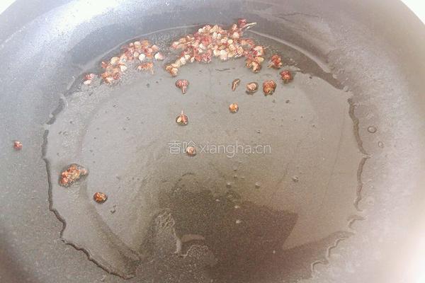爽口芹菜拌腐竹的做法图解6