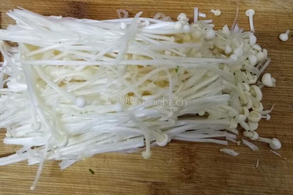 金针菇鸡蛋饼的做法图解1
