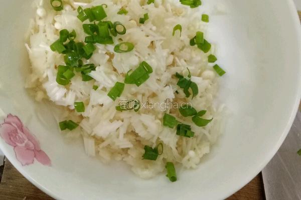 金针菇鸡蛋饼的做法图解2