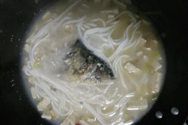 鱼头豆腐粉汤的做法图解11
