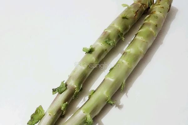 清炒莴笋的做法图解1