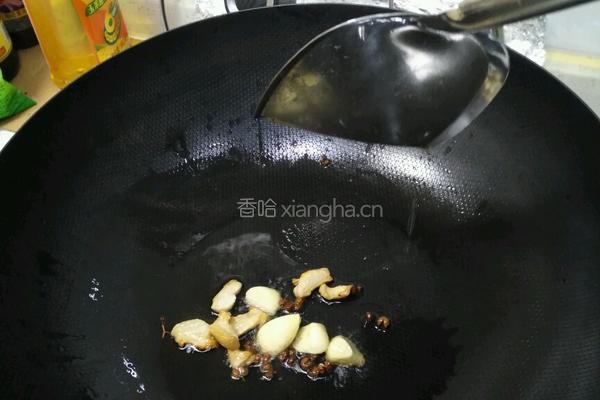 藕片炒肉配尖椒的做法图解3