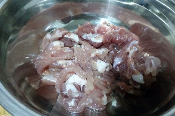 肉丝蒜黄的做法图解2