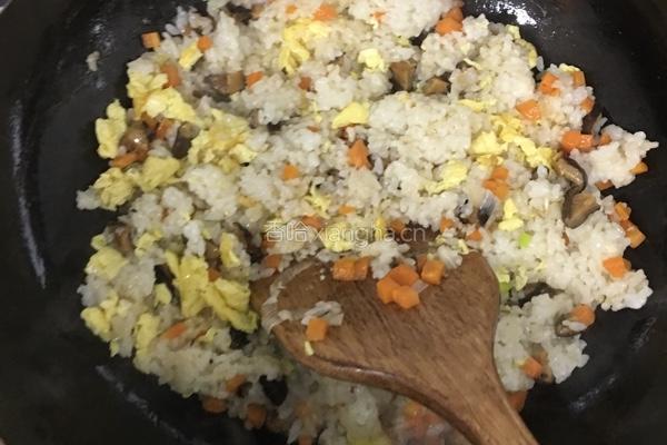 什锦炒饭的做法图解6