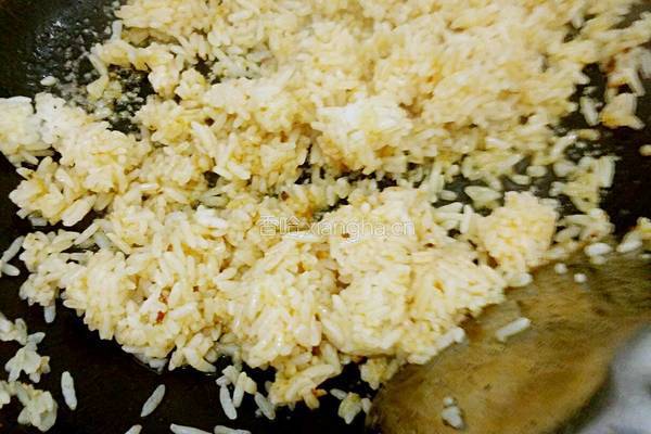 芹菜虾仁黄金炒饭的做法图解8