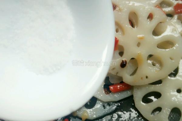 椒香藕片的做法图解8