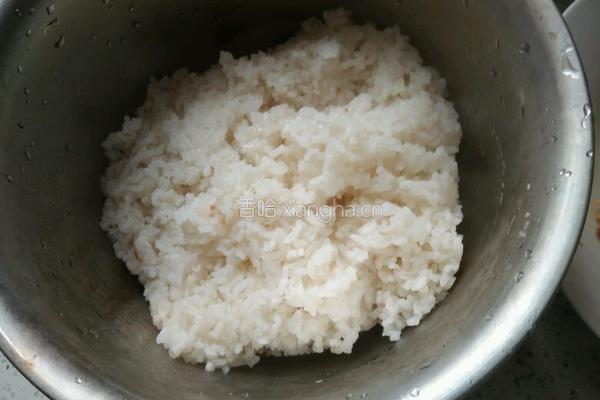 金枪鱼饭团的做法图解1