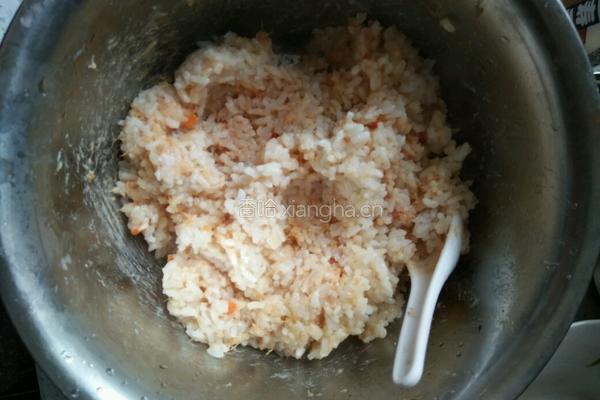 金枪鱼饭团的做法图解3