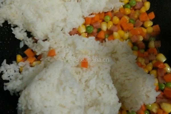 五彩炒饭的做法图解6