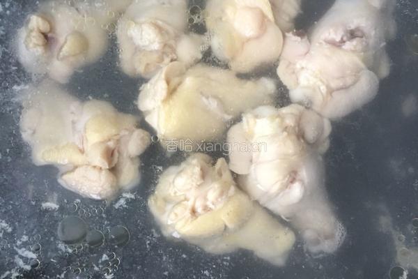 红烧甜味鸡翅根的做法图解2