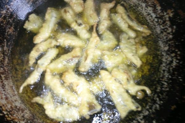 酥炸蘑菇鱼的做法图解9