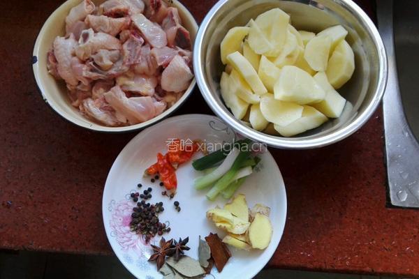 土豆烧鸡的做法图解1