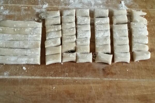搓红薯面窝窝的做法图解7