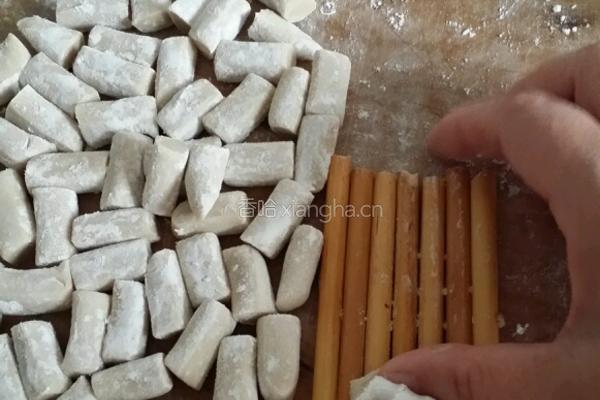 搓红薯面窝窝的做法图解9