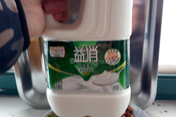 炒酸奶的做法图解2