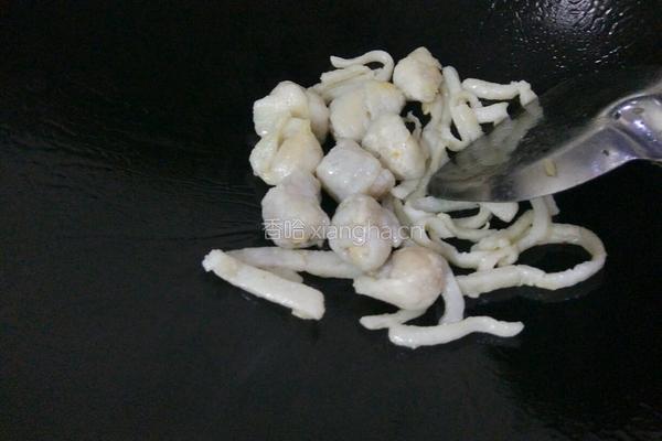 鱼皮饺山药骨头汤的做法图解3