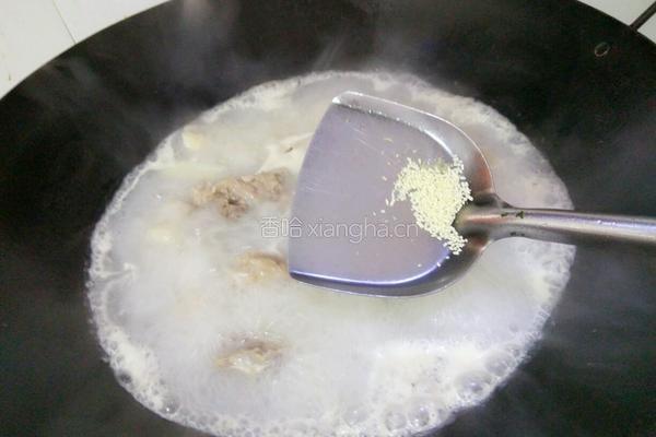 鱼皮饺山药骨头汤的做法图解6