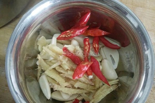 五香焗豆腐皮的做法图解1