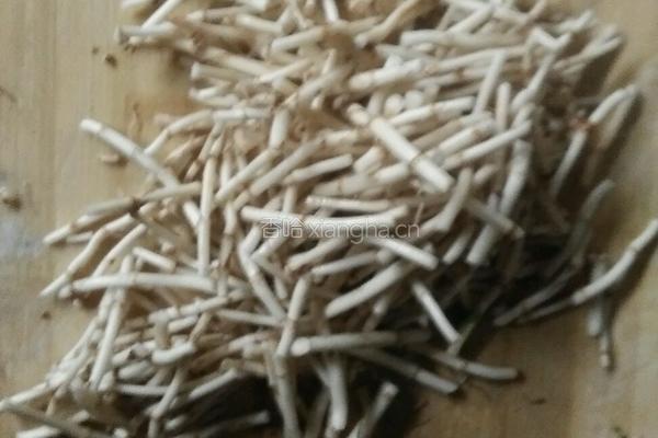 折耳根拌香菜的做法图解1