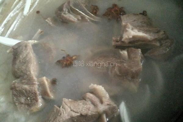 酸菜排骨炖粉条的做法图解6