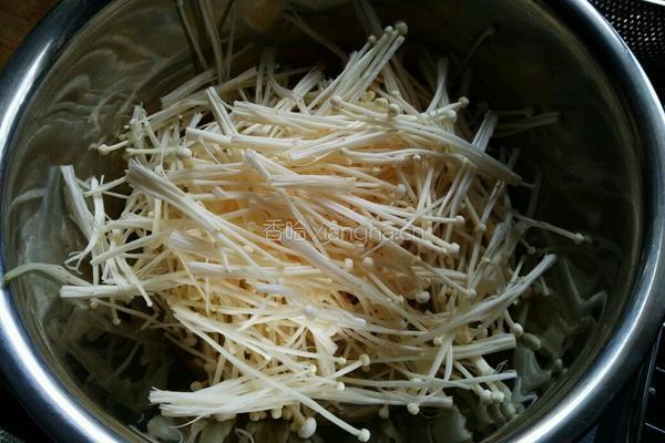金针菇炒肉丝的做法图解3