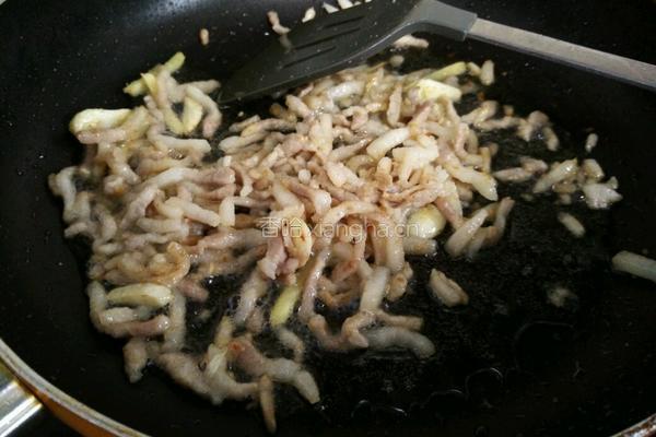金针菇炒肉丝的做法图解9