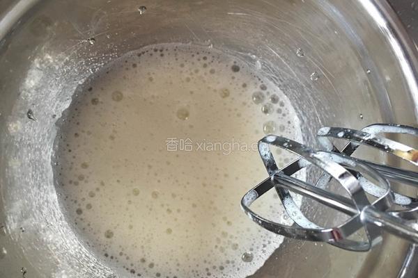 八寸戚风蛋糕的做法图解3