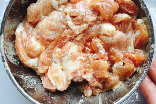 瘦肉木耳炒腐竹的做法图解6