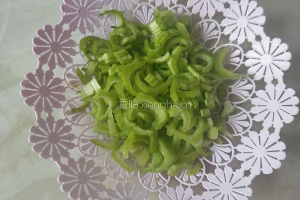 芥菜叶茎炒咸肉的做法图解3